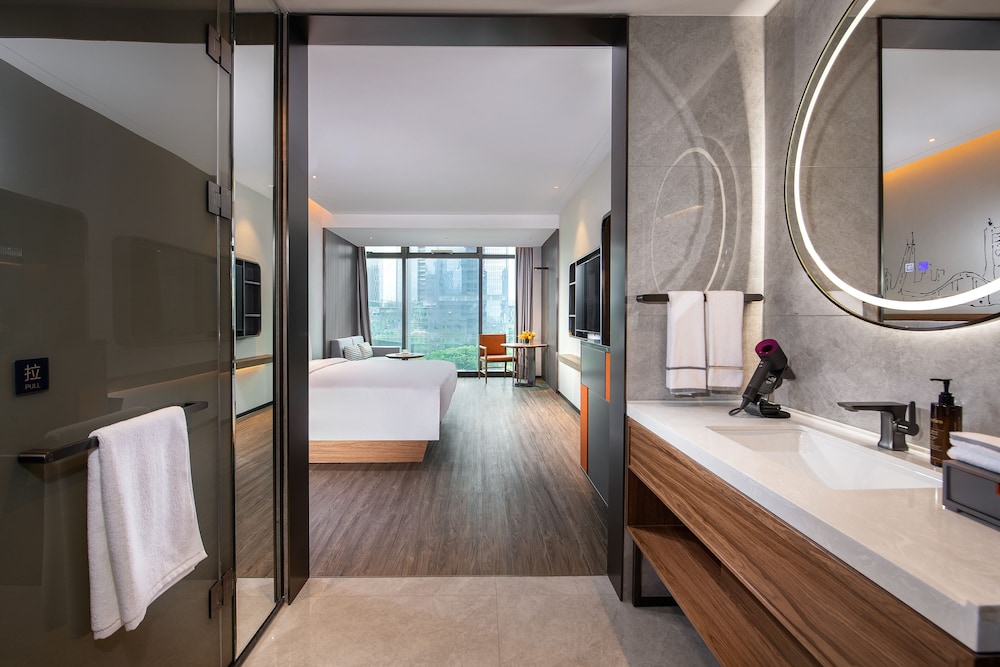UrCove by Hyatt Shenzhen Bay Eco-Tech Park 40/42
