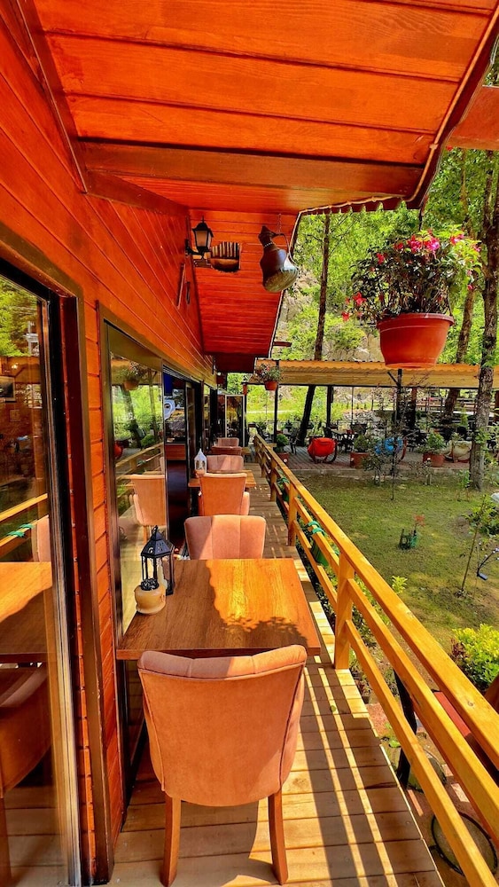 Akyuz Kardesler Hotel & Bungalow 60/74