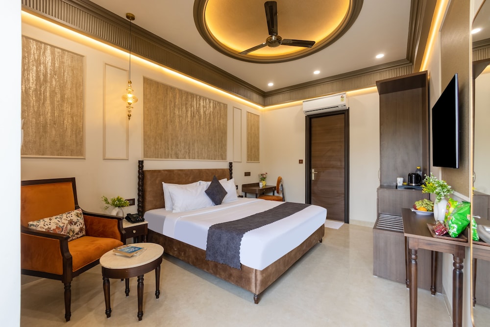 Saltstayz Autograph Connaught Place 30/58