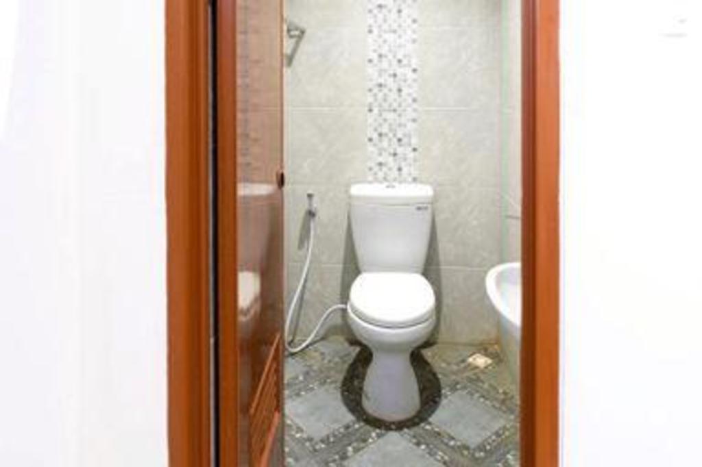 RedDoorz near Setrasari Mall 4 19/22