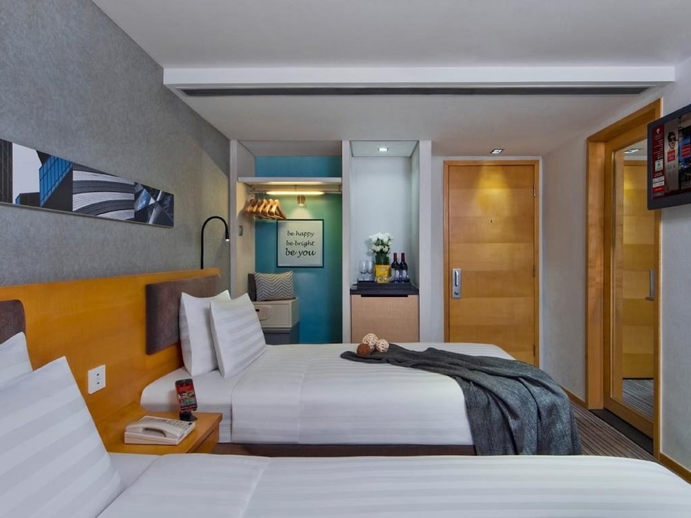 Kew Green Hotel Wanchai Hong Kong 11/53