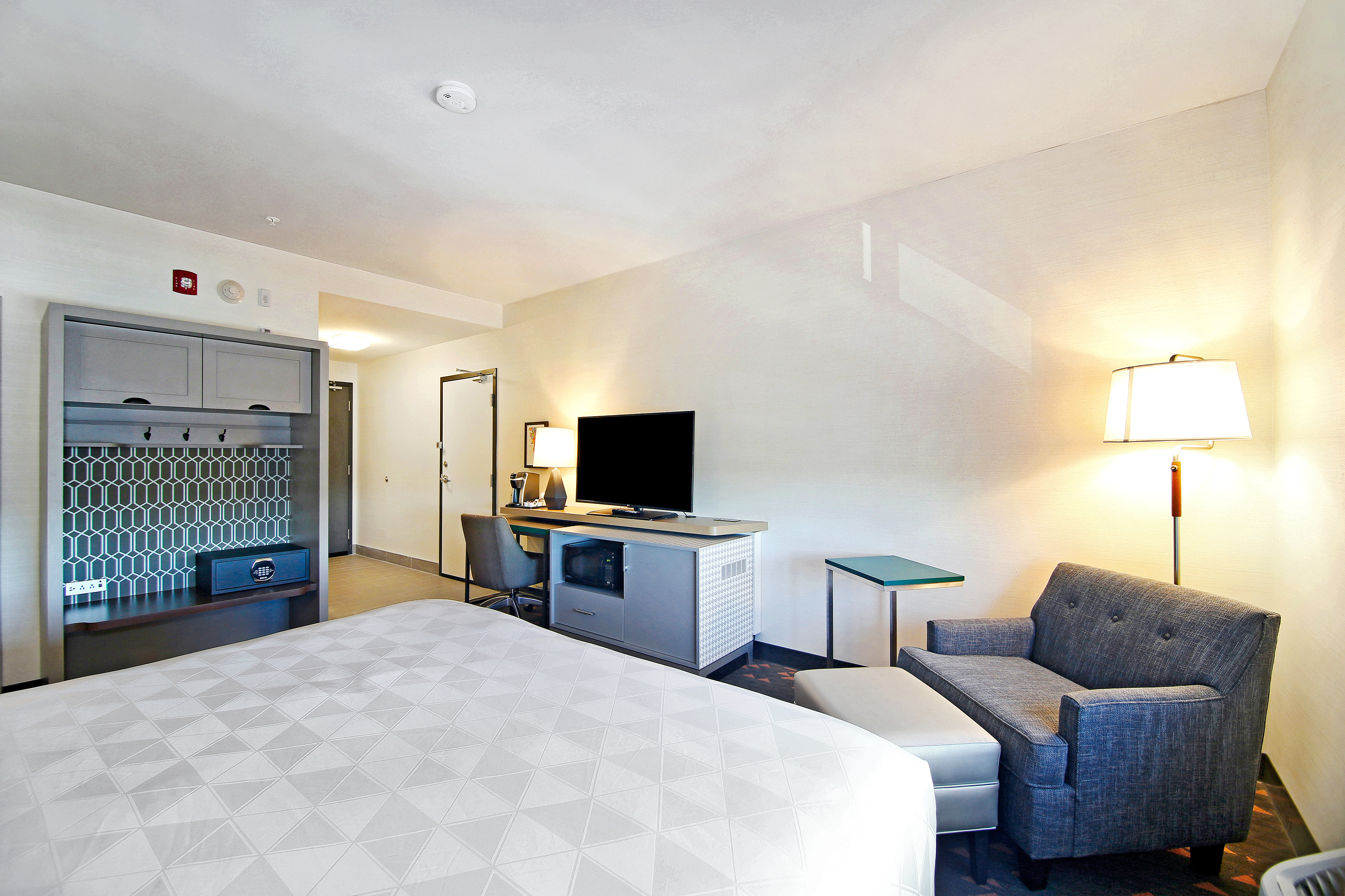 Holiday Inn & Suites Calgary Airport North 29/50