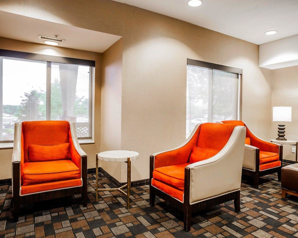 Comfort Suites Independence Kansas City 27/38