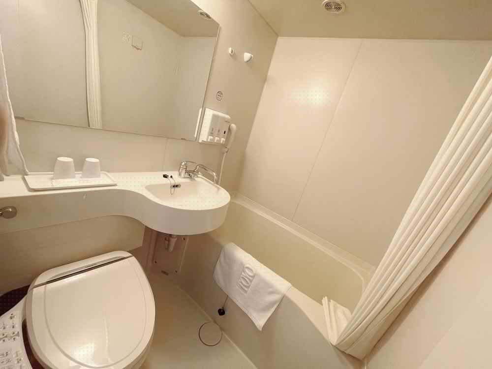 Toyoko Inn Yokohama Shinkoyasu Ekimae 12/60