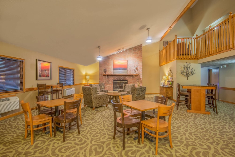 AmericInn by Wyndham Ames 33/49