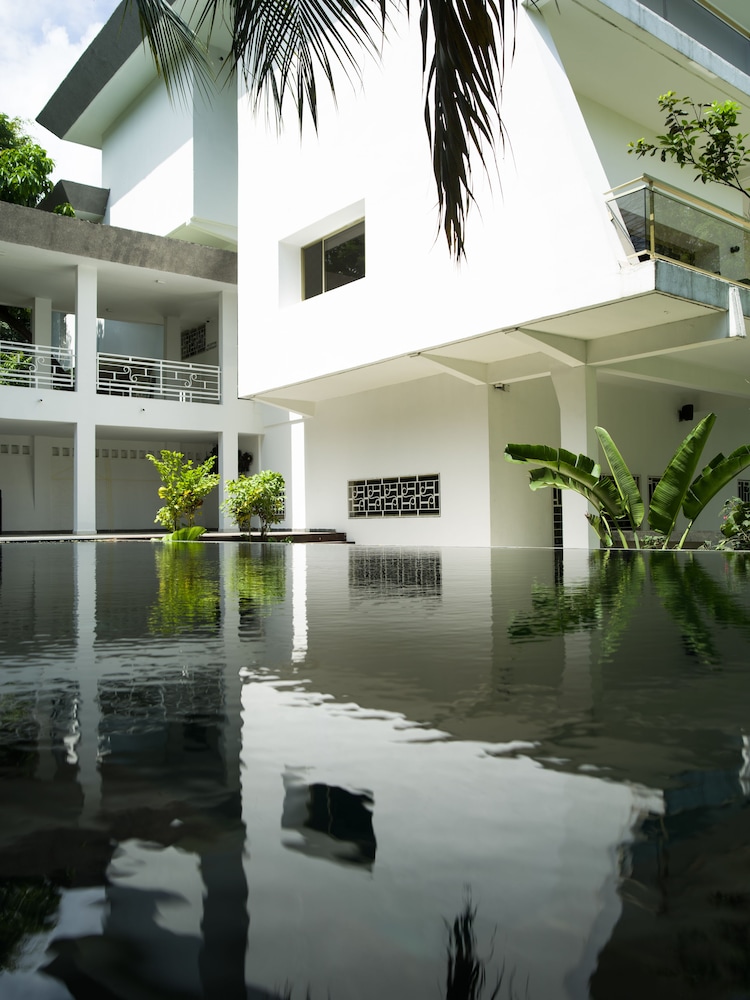 Lepic Villa Hotel 2/50