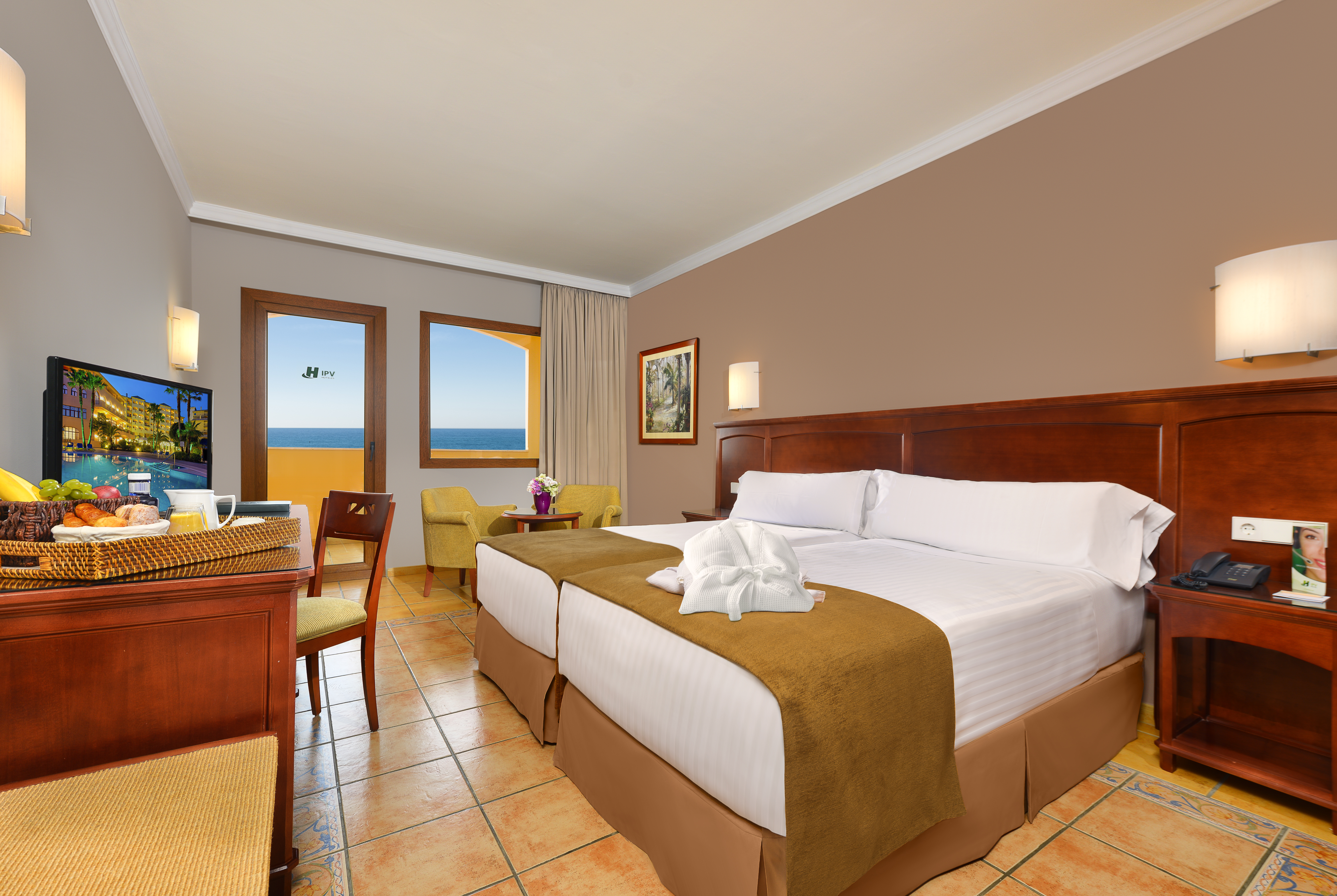 Adjoining, Double Bed, Sea View