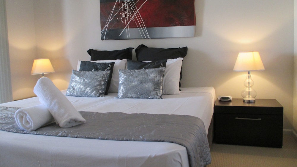 EDGE APARTMENTS CAIRNS 22/75