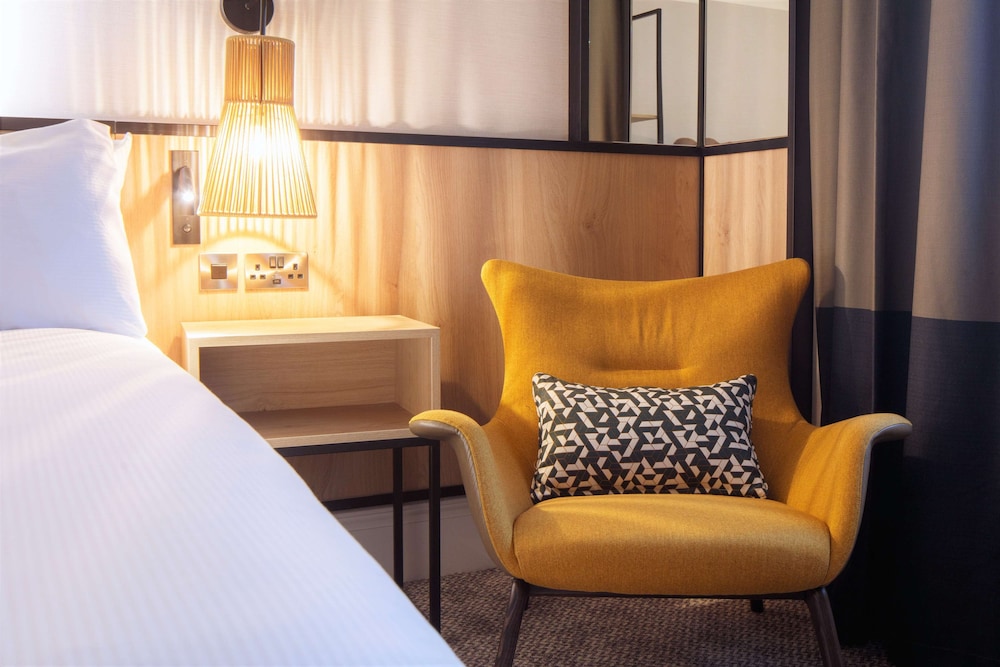 DoubleTree by Hilton London Elstree 19/73