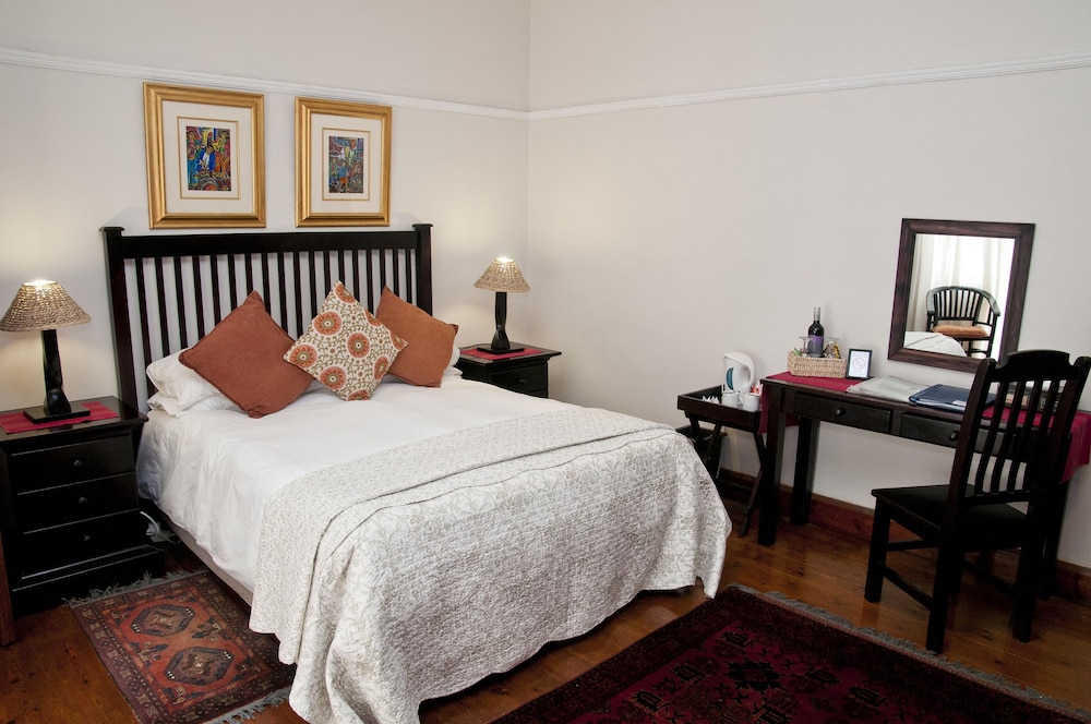 Hide Away Guest House 33/70