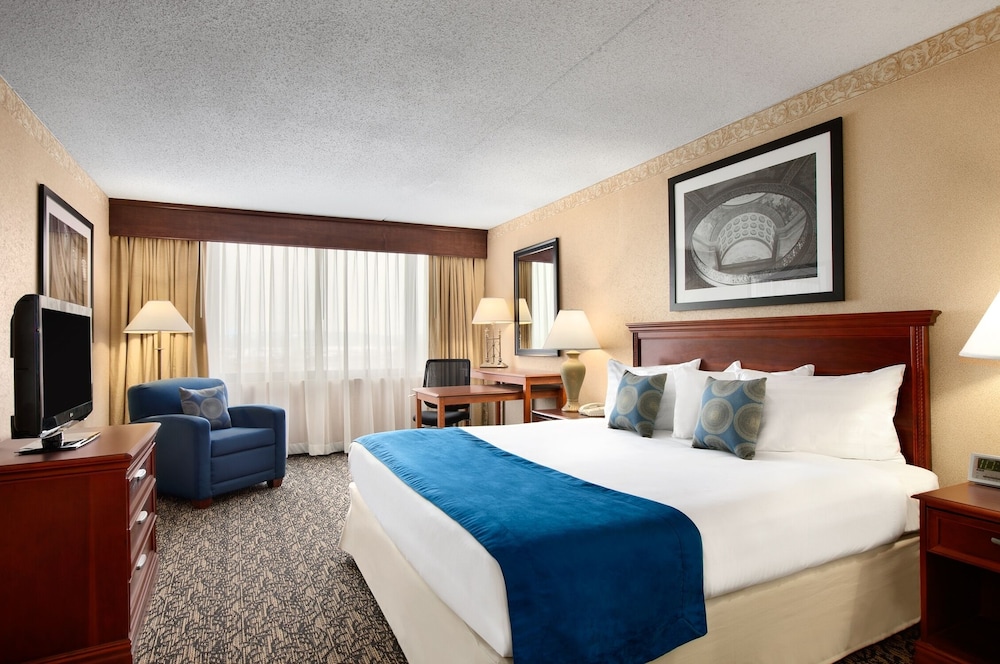 Capitol Plaza Hotel Jefferson City 11/38