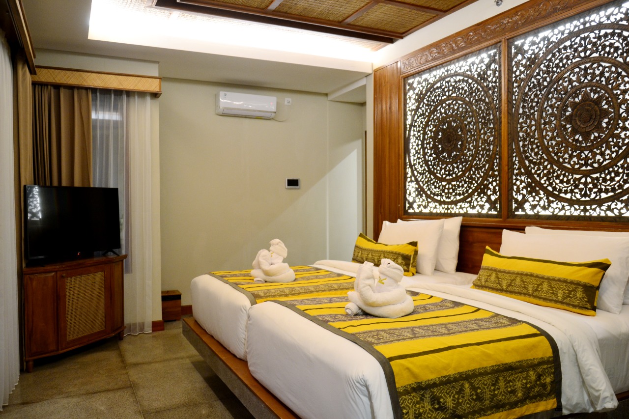 Royal, Pool, Maha, Suite
