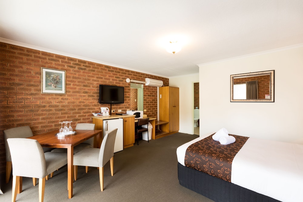 ADVANCE MOTEL 15/45