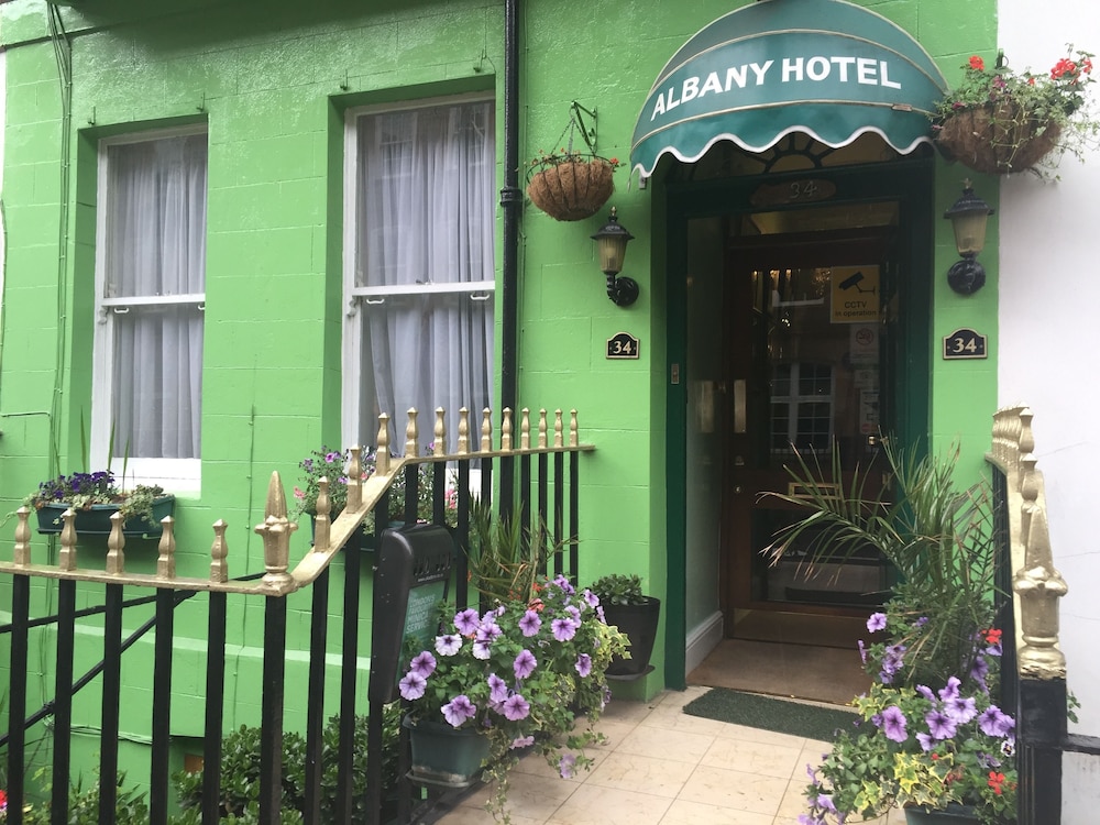 Albany Hotel 4/63