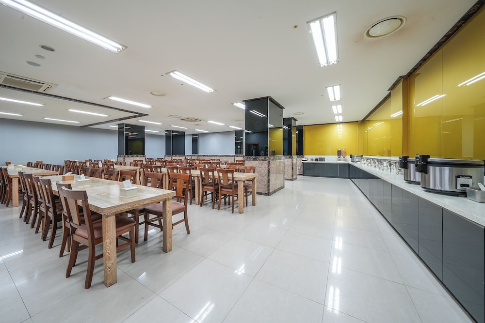 Galaxy Hotel 35/48