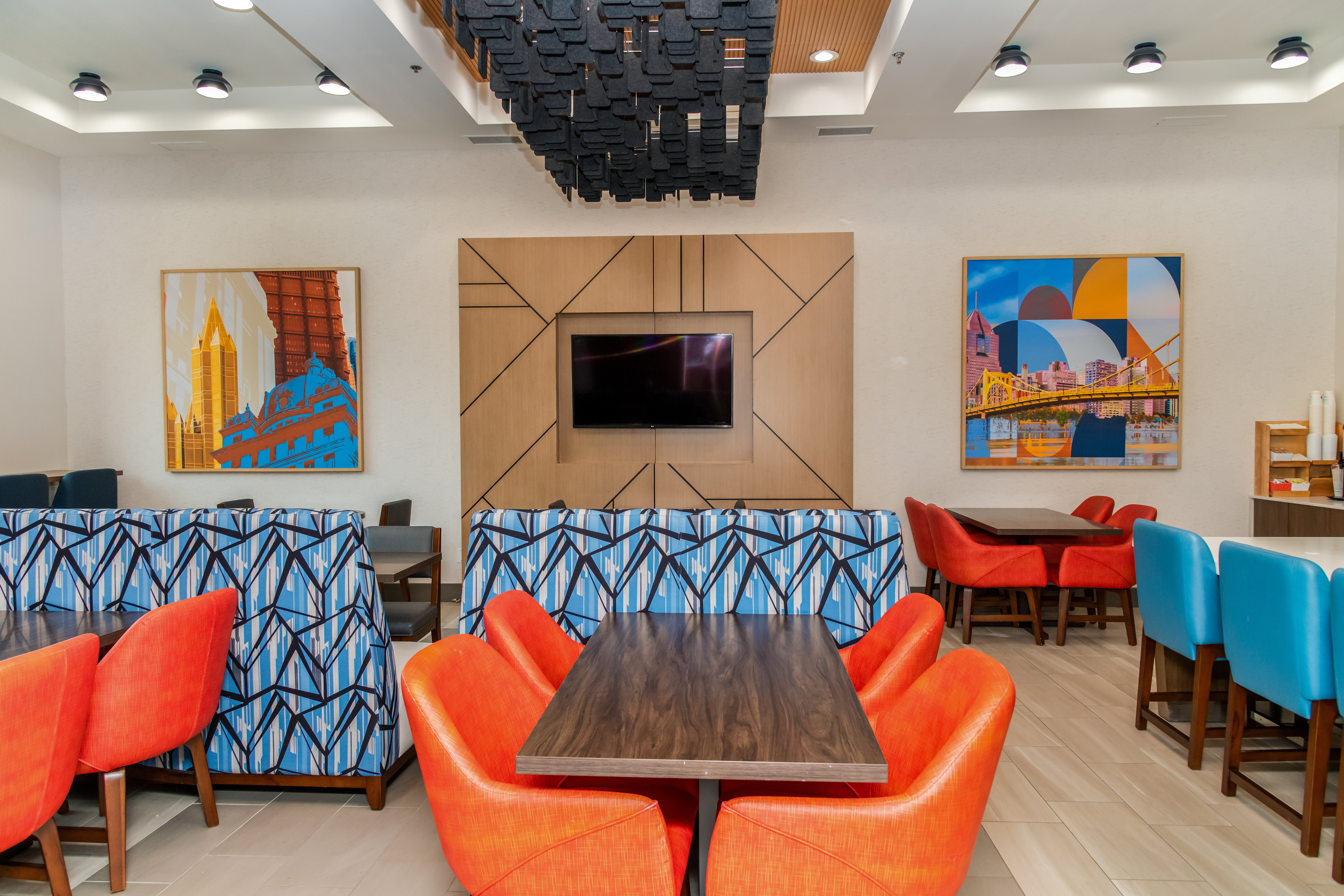 Holiday Inn Express Hotel Suites Pittsburgh South Side 63/67