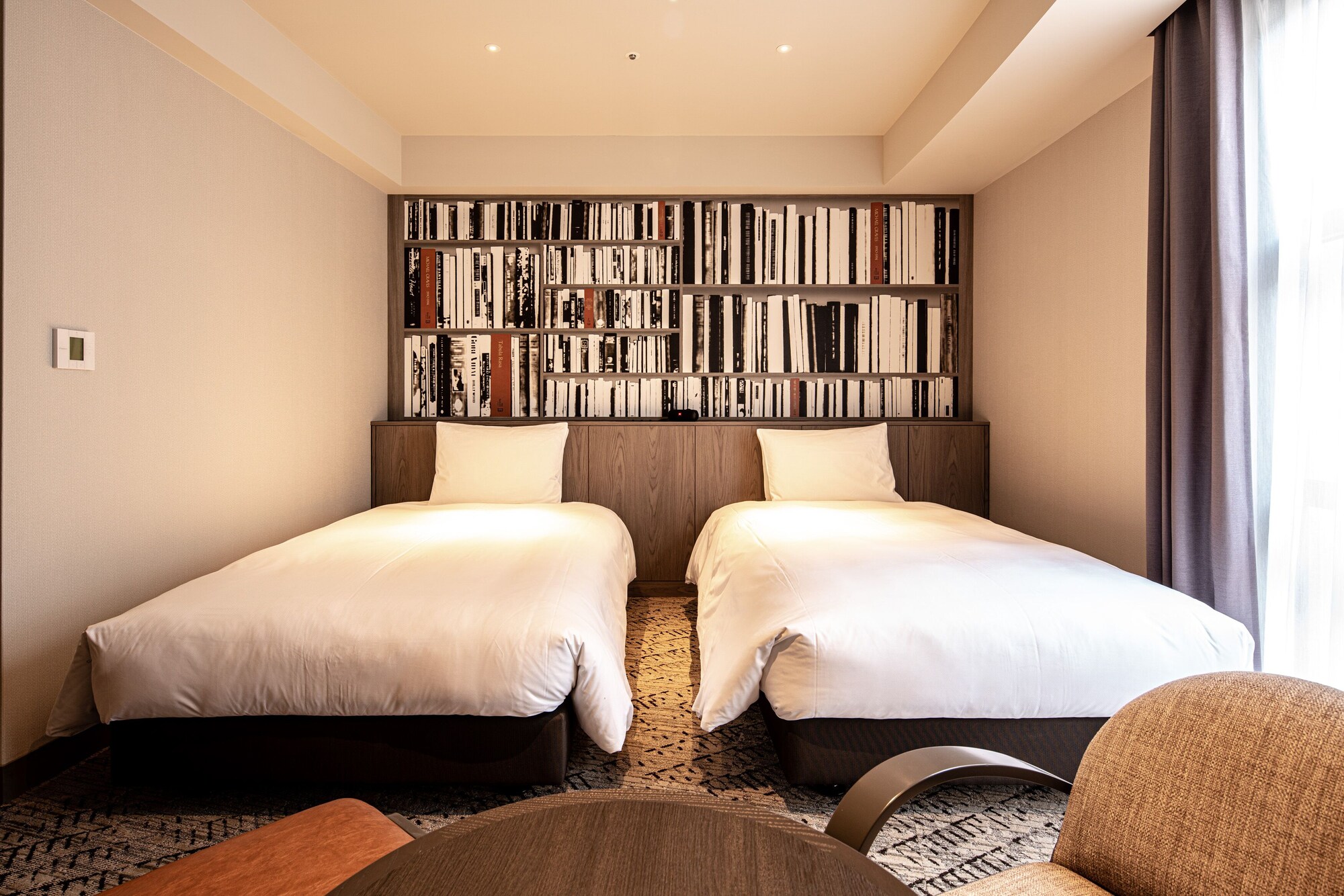 Episode 1, Executive, Twin Beds, Club Lounge Access