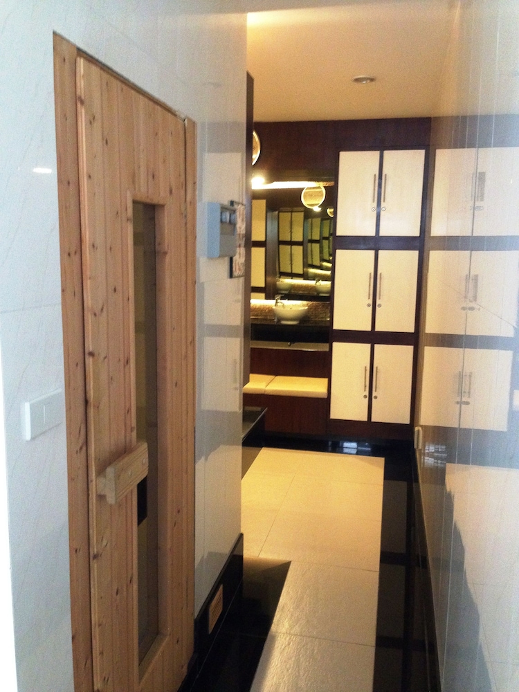August Suites 39/69