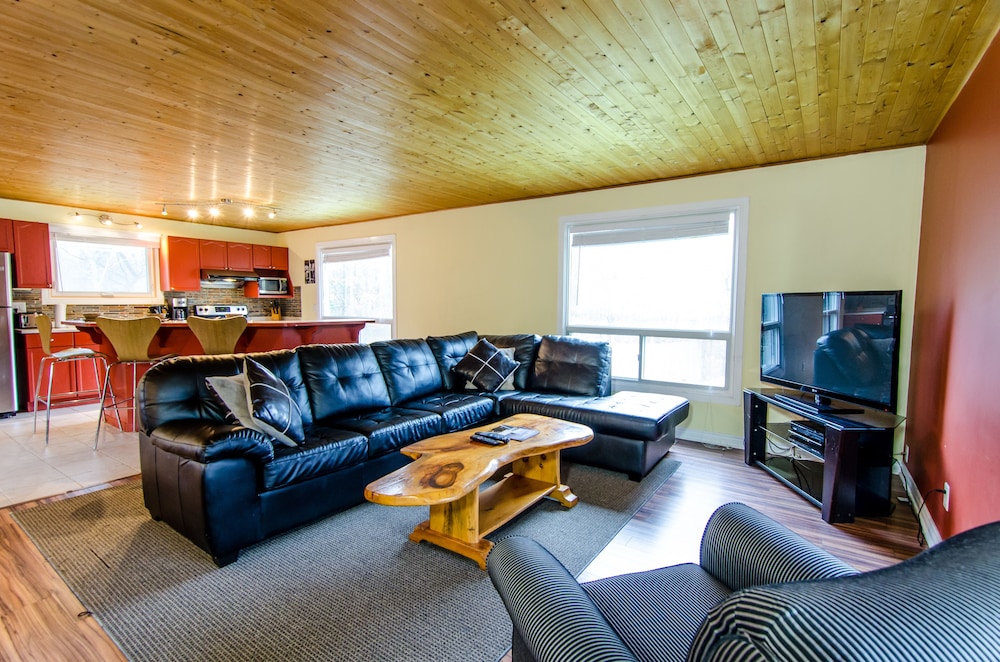 Claire Glen Chalet 33/50