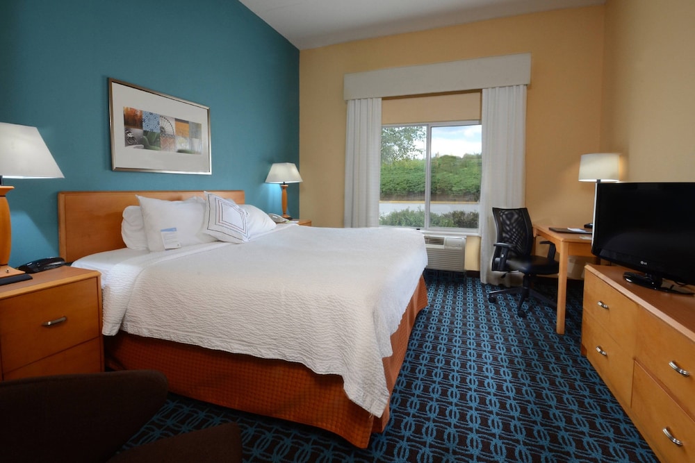 Fairfield Inn Suites By Marriott Roanoke Hollins I 81 10/26