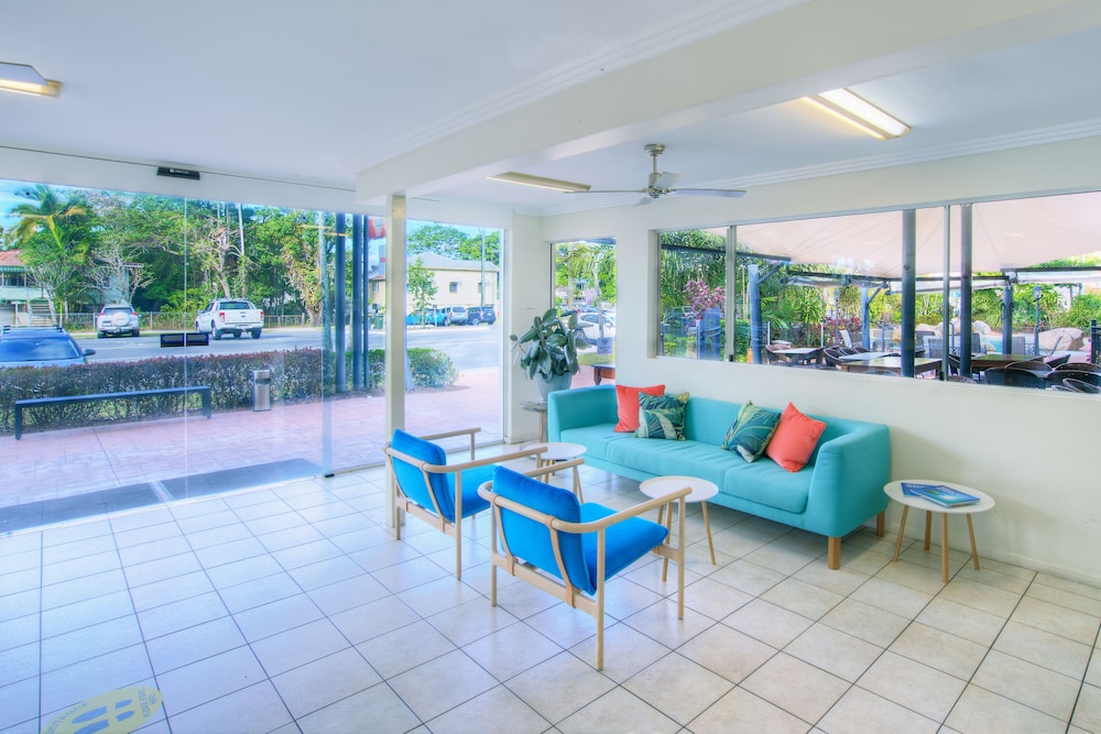 Cairns Queenslander 25/39
