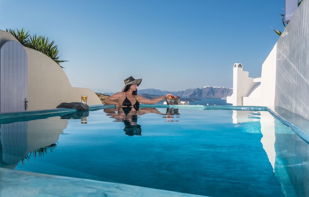 Black Diamond Suites Adults Only 47/50