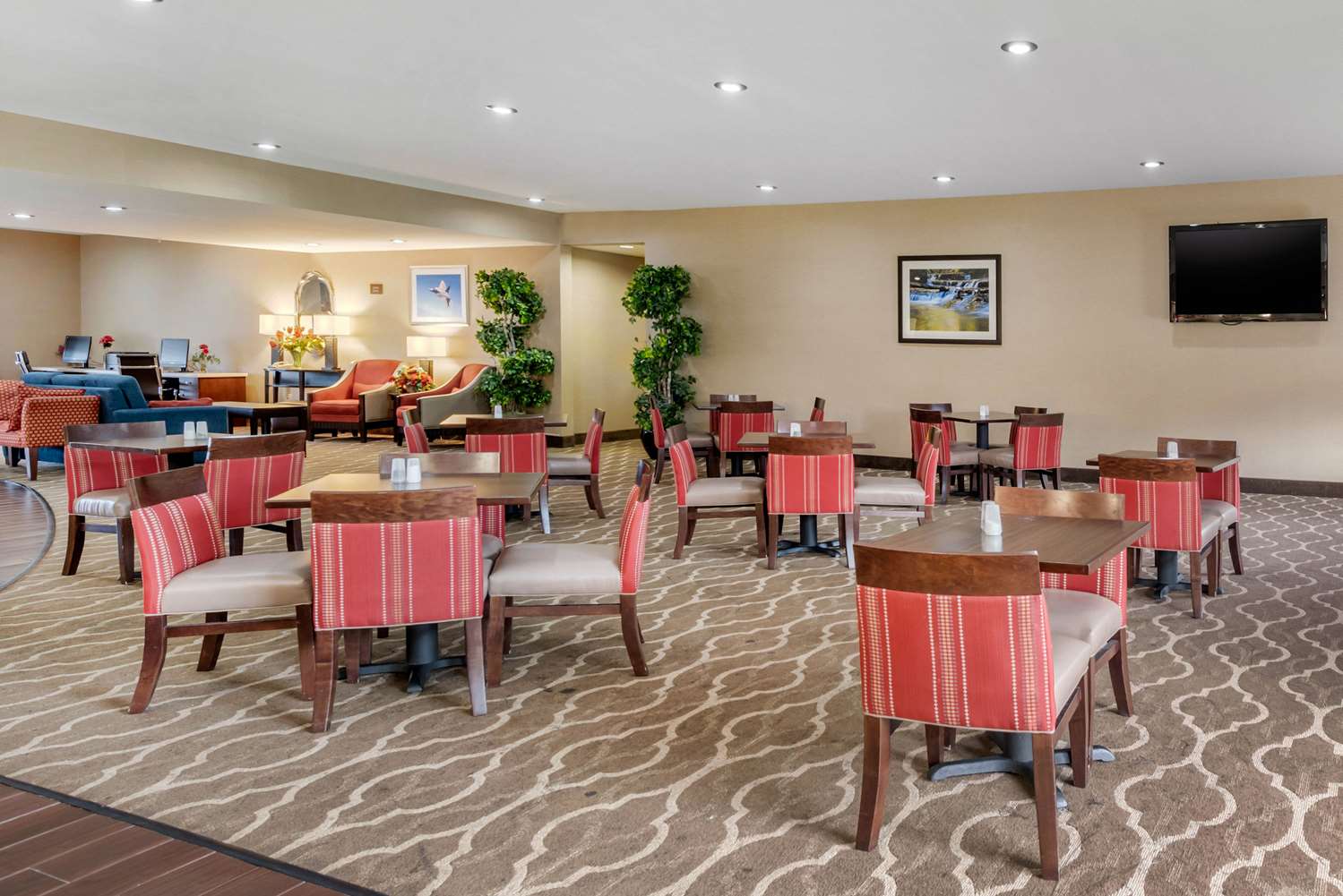 Comfort Suites Dayton-Wright Patterson 26/39