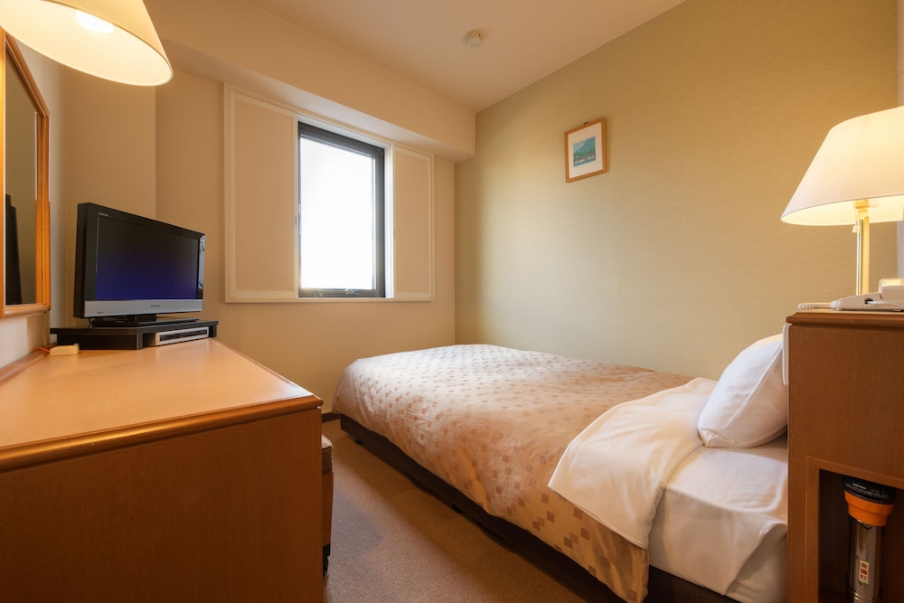 Pacific Hotel Shiroishi 33/58