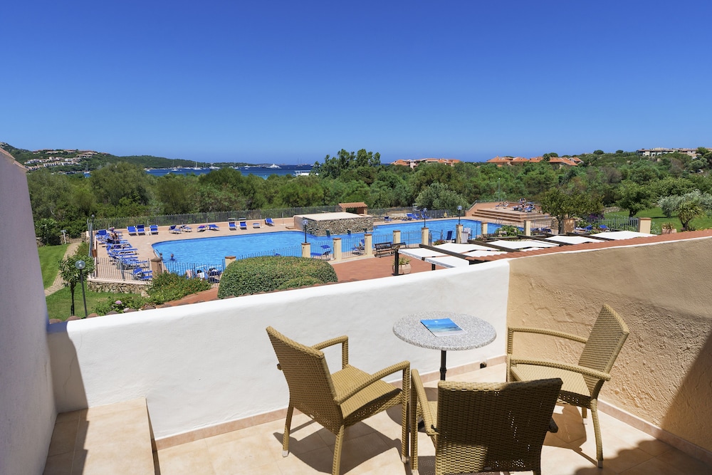 Colonna Beach Hotel 36/50