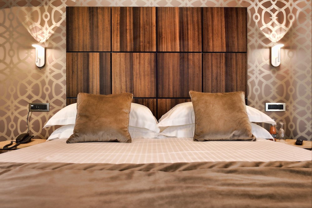 Rosa Salva Hotel 44/56
