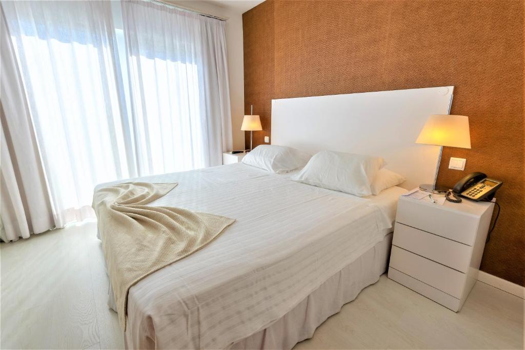 Room, Double Bed, Land View, Balcony