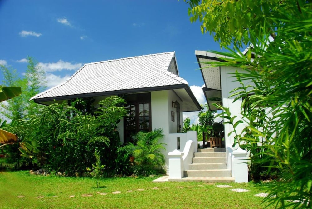 Baan Chai Thung 8/81