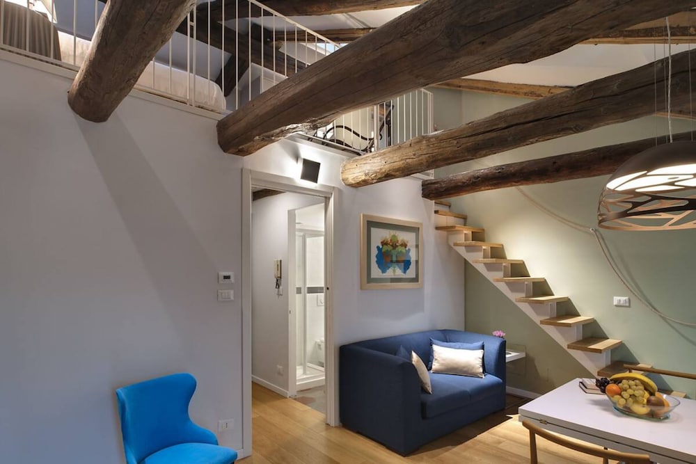 Piazza Vittorio Suites 20/20