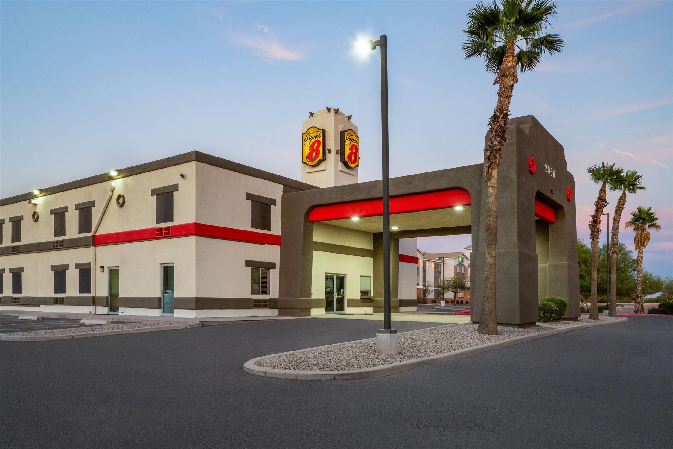 Super 8 by Wyndham Casa Grande 12/16