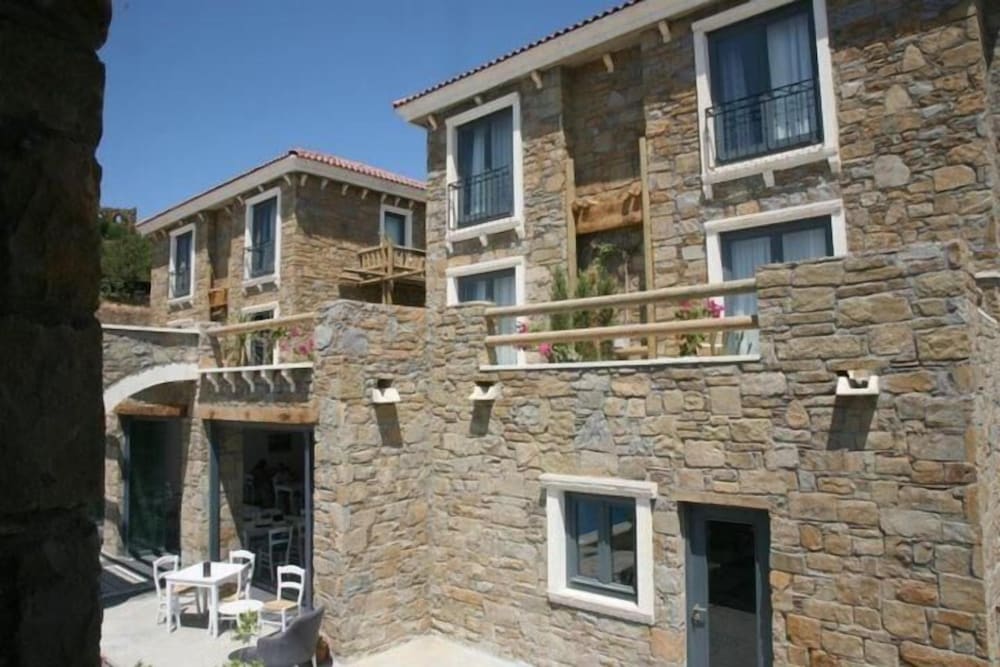 Anemos Hotel 36/46