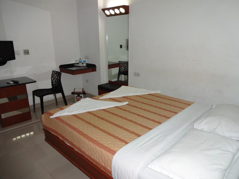 Lotus Bay View Hotel 11/25