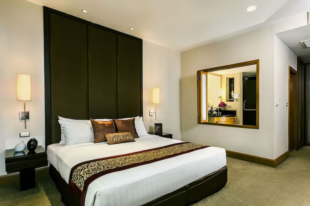 Ascott Bangkok Sathorn 6/40