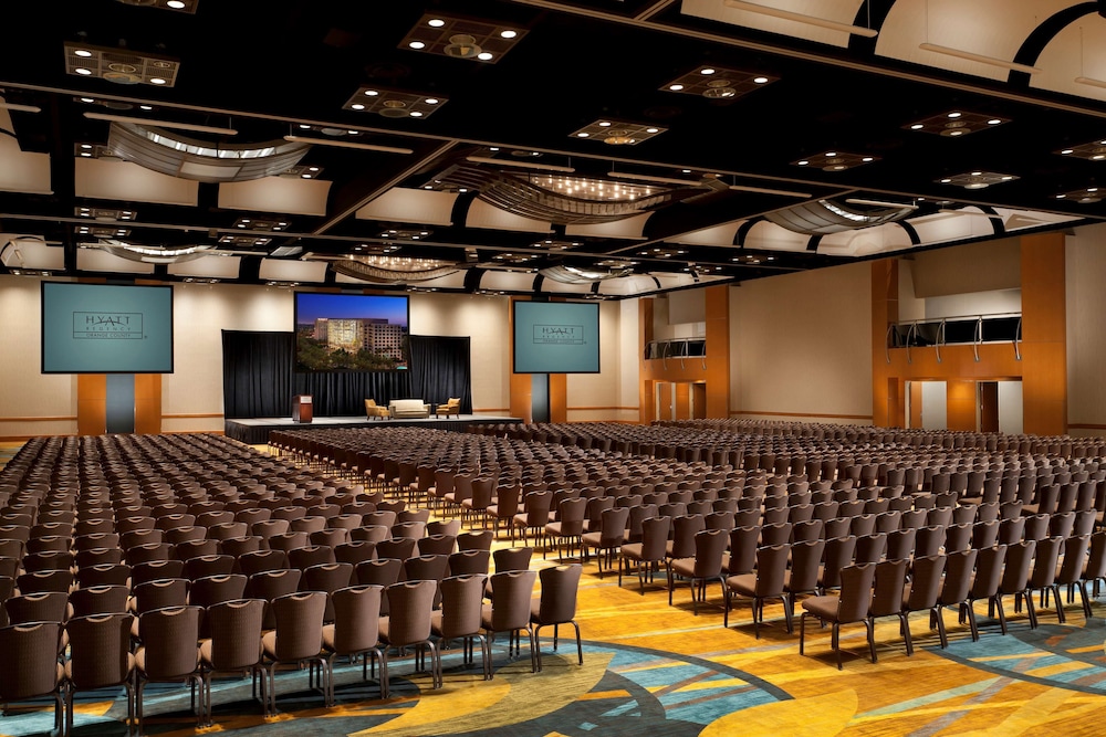 Hyatt Regency Orange County 75/83