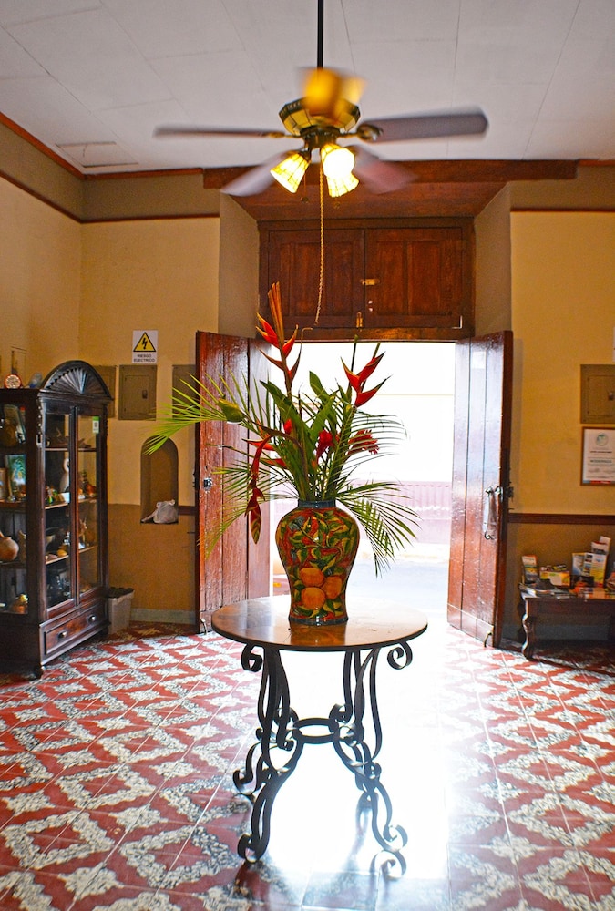 Hotel Los Balcones Leon 32/48