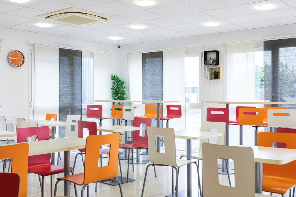 The Originals Access Tendance Hotel Saint Etienne Aeroport 40/50