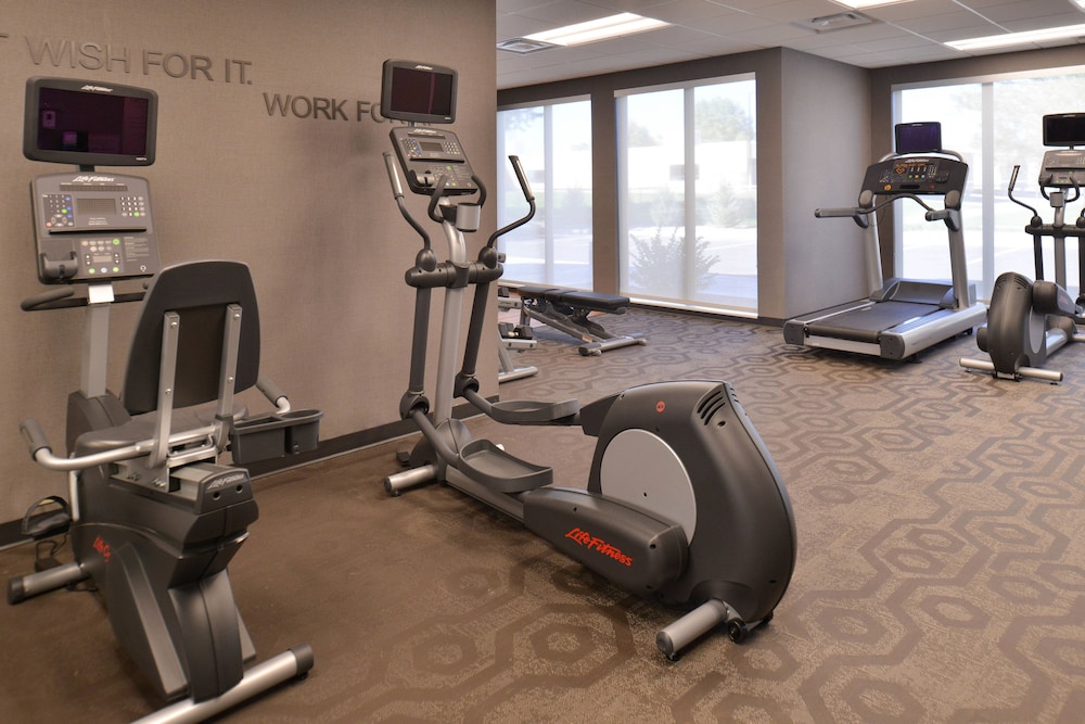 Fairfield Inn Suites Farmington 24/43