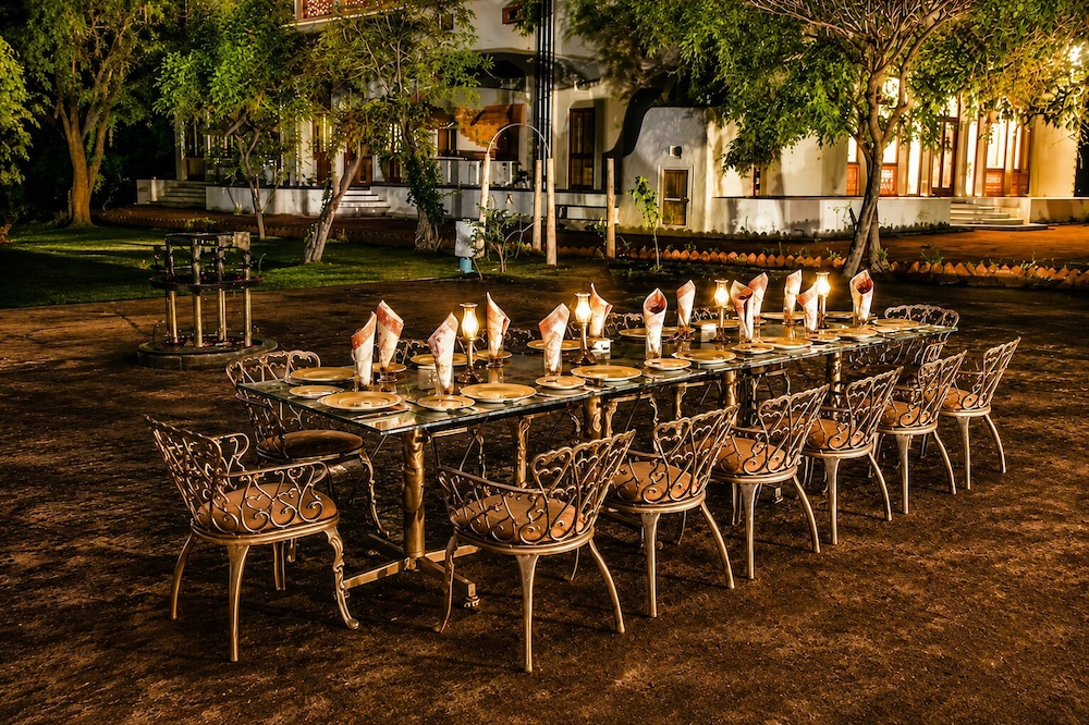 Welcomeheritage Bijayniwas Palace 36/47