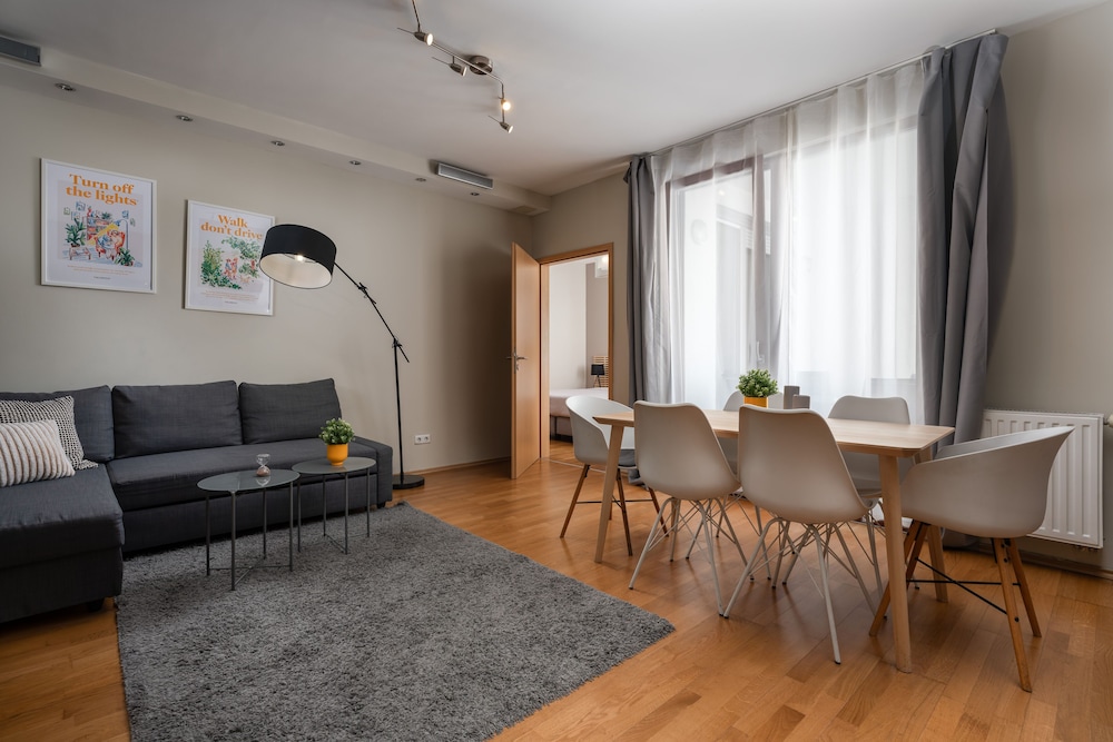 Central Passage Apartments 45/72