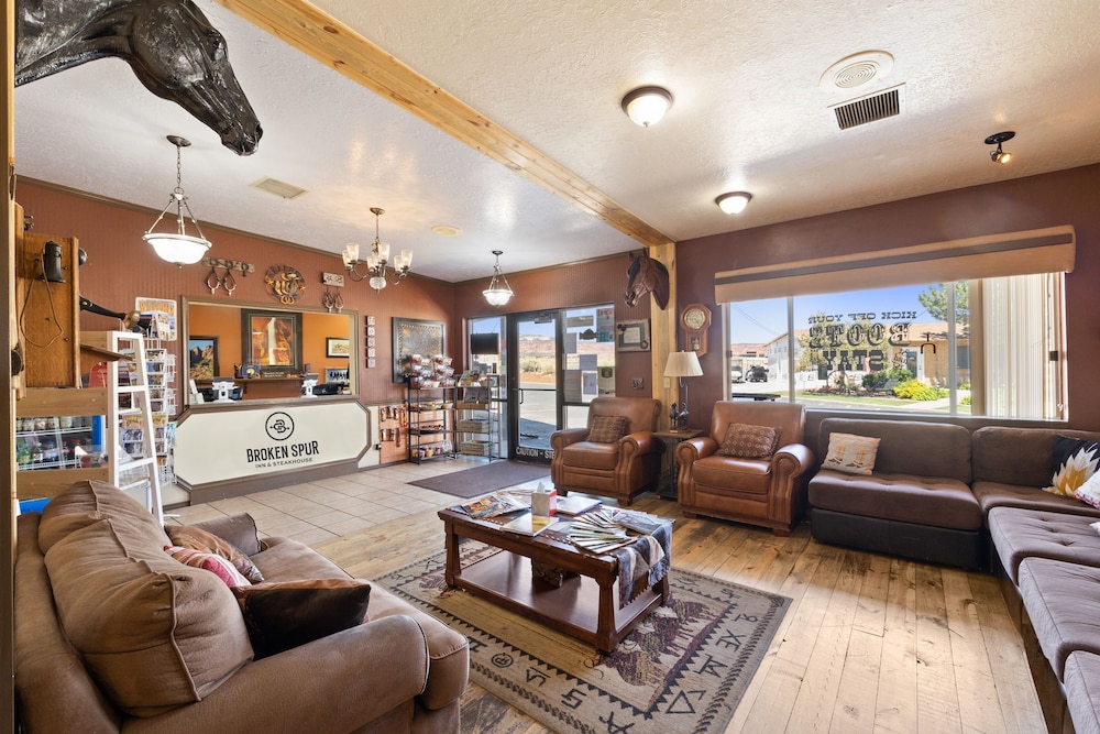 Broken Spur Inn And Steakhouse 52/72