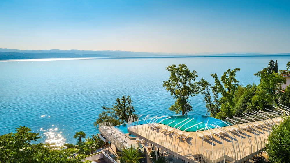 Grand Hotel Adriatic II 44/47