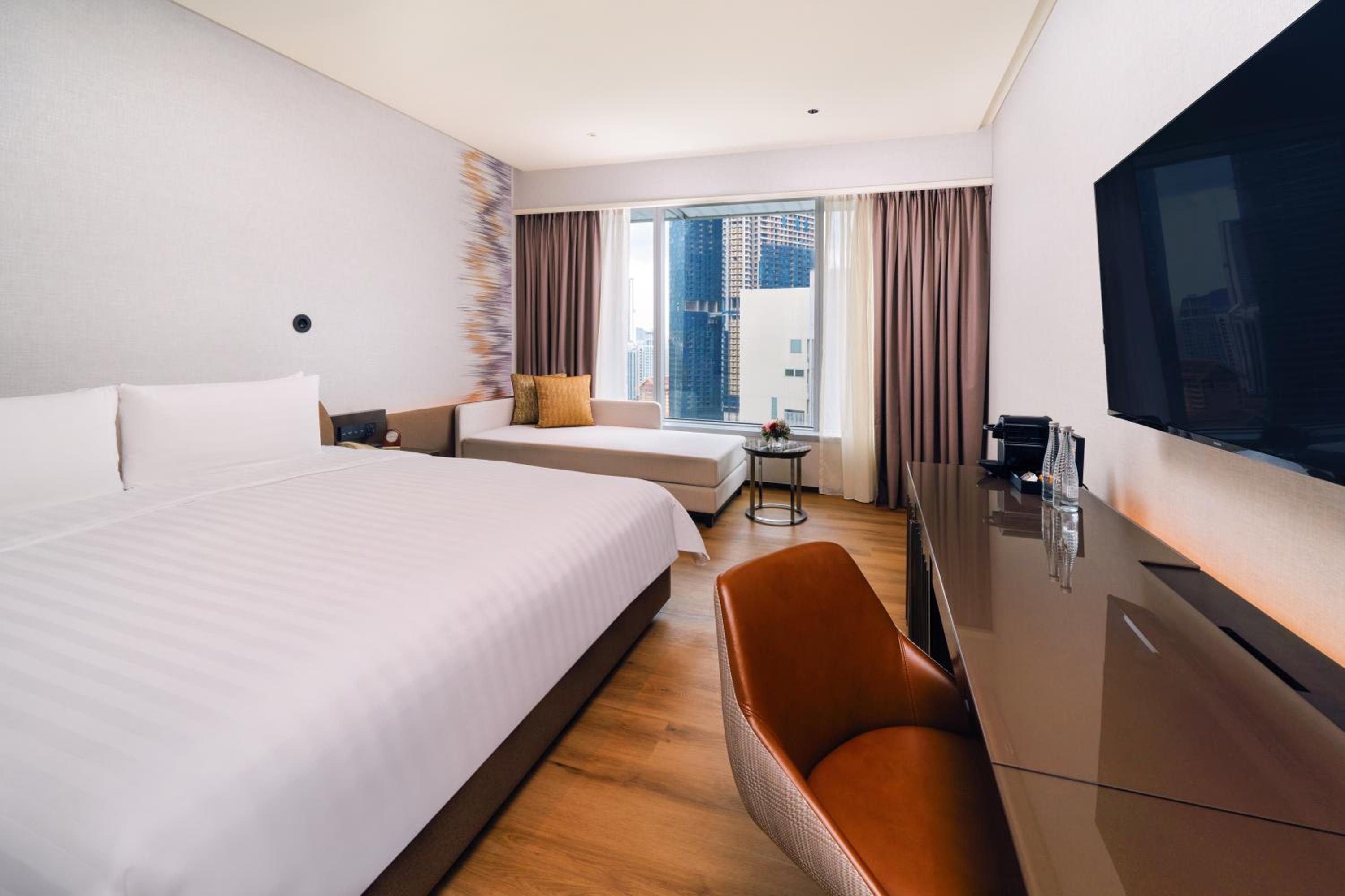 Renovated, Traders, Club, King Bed, Sofa