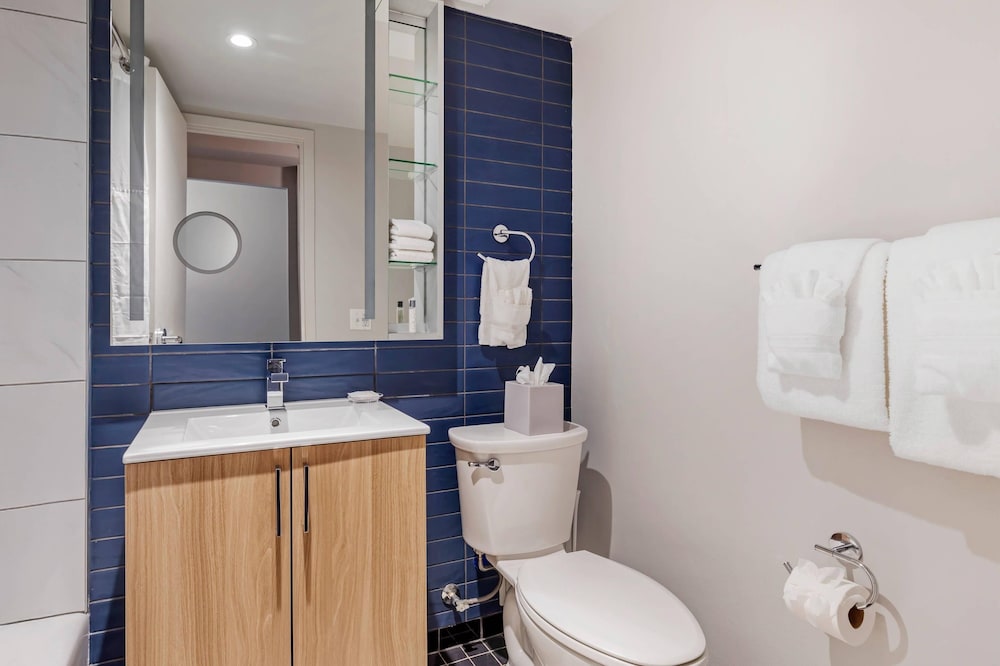 The Quincy, Ascend Hotel Collection 44/47