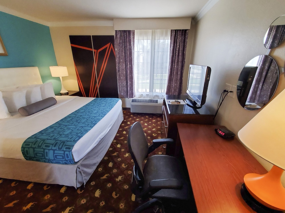 Howard Johnson by Wyndham Pasadena 23/52
