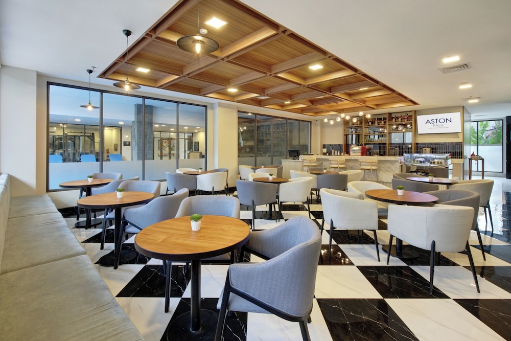 Aston Palu Hotel and Conference Center 40/47