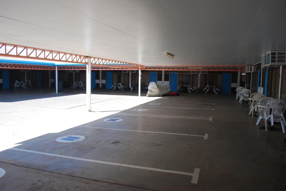 Abajaz Motor Inn 43/52